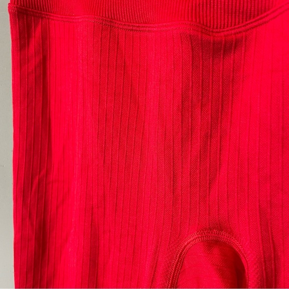 Victoria’s Secret PINK red compression leggings 21” size medium - Picture 3 of 11